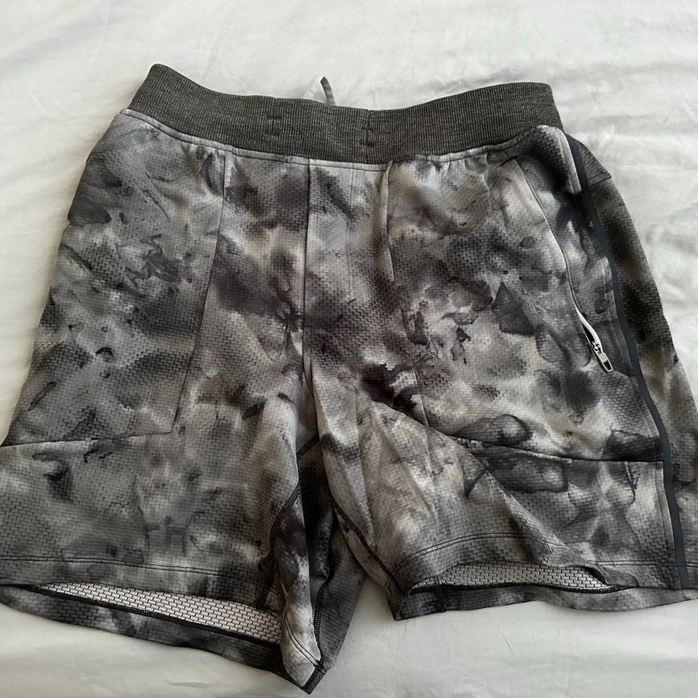 Lululemon Textured Tech Short 7"